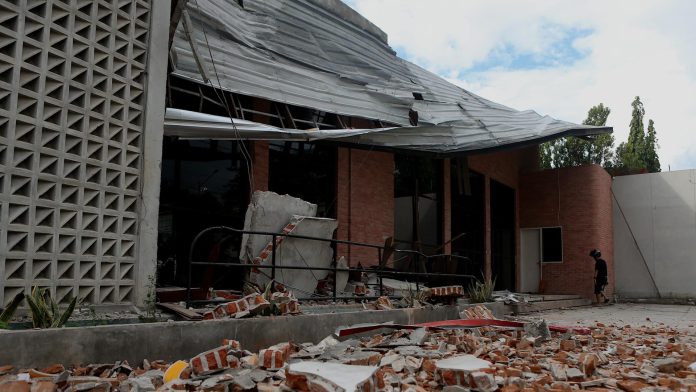 Terremoto de magnitud 6,7 sacudió a Indonesia Indonesia terremoto Célebes