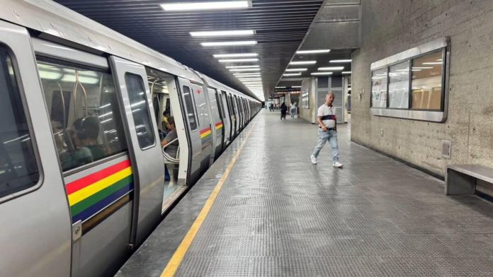 Metro Caracas operaciones comerciales