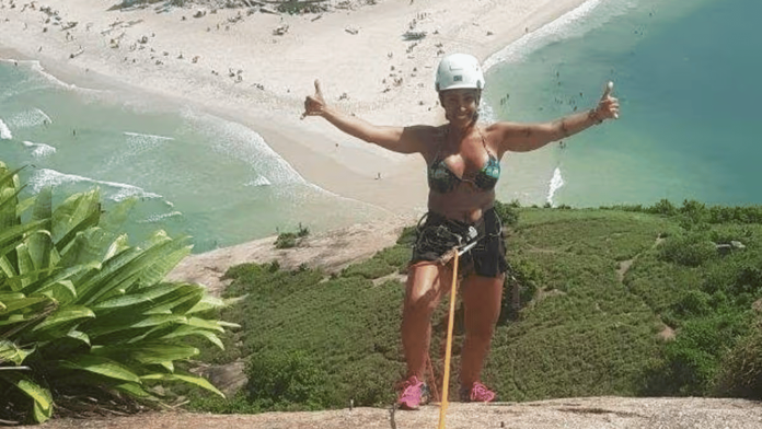 Fallece turista de 59 años tras resbalar de una zona de rapel en Brasil Mujer rapel Brasil