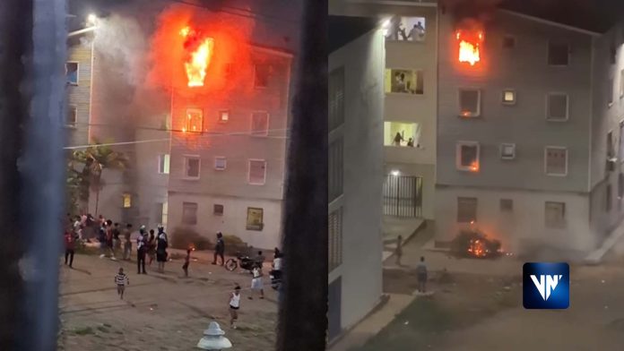Reportan incendio en urbanismo Hugo Chávez de Playa Grande, La Guaira (+Detalles) Incendio urbanismo Playa Grande La Guaira