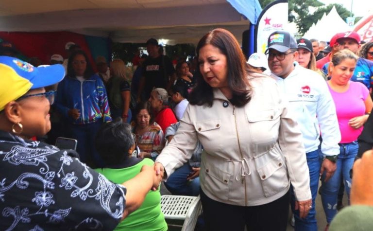 Operación Caracas Sonríe Alcaldesa Carmen Meléndez Caracas Jornadas Sociales Atención Integral Comunas