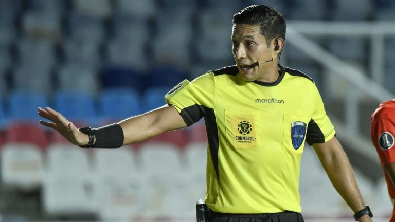 El venezolano Jesús Valenzuela debutará en el Mundial 2026 como árbitro principal del Australia vs. Türkiye