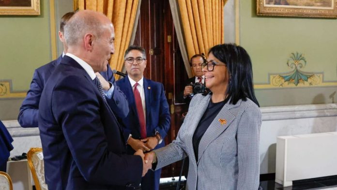 Presidenta (E) Delcy Rodríguez convocó captación de talentos a través de la plataforma Venezuela Renace