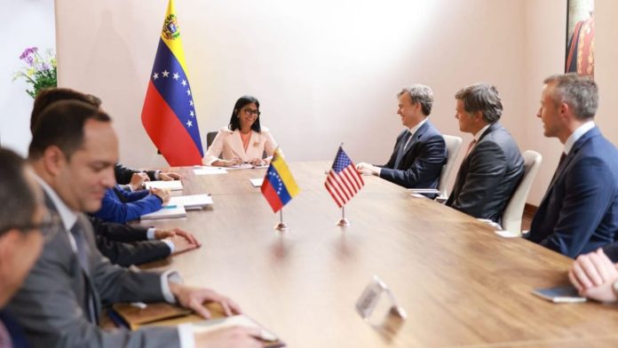 Presidenta (E) Delcy Rodríguez evalúa agenda energética bilateral con delegación de EE.UU. Delcy Rodríguez agenda bilateral Venezuela-EEUU