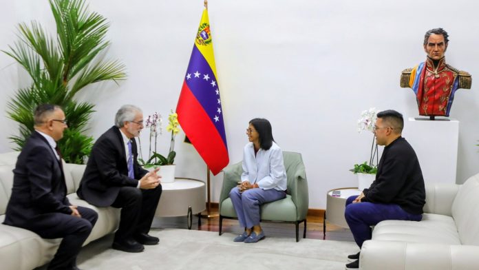 Presidenta (E) Delcy Rodríguez sostuvo encuentro interreligioso por la paz con líderes evangélicos Presidenta (E) Delcy Rodríguez sostuvo encuentro interreligioso por la paz con líderes evangélicos
