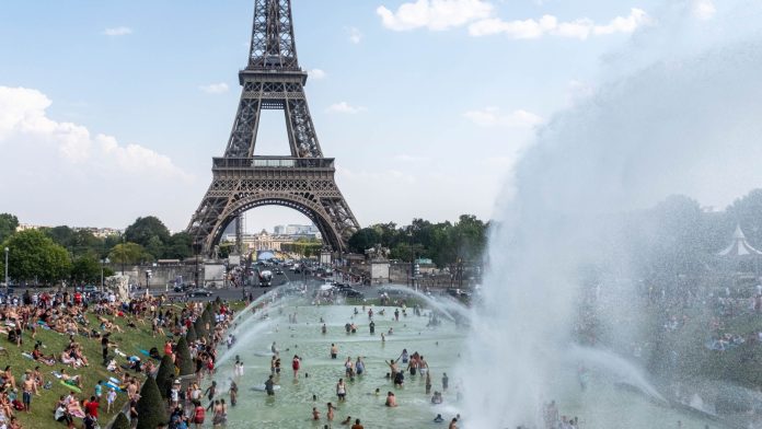 Francia suspende clases en más de mil colegios por calor extrema Francia suspende clases calor