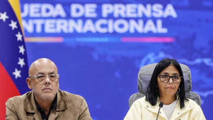Presidenta (E) Delcy Rodríguez ante el masivo número de muertos por los sismos: “Nadie va a fosa común” Delcy Rodríguez sismos